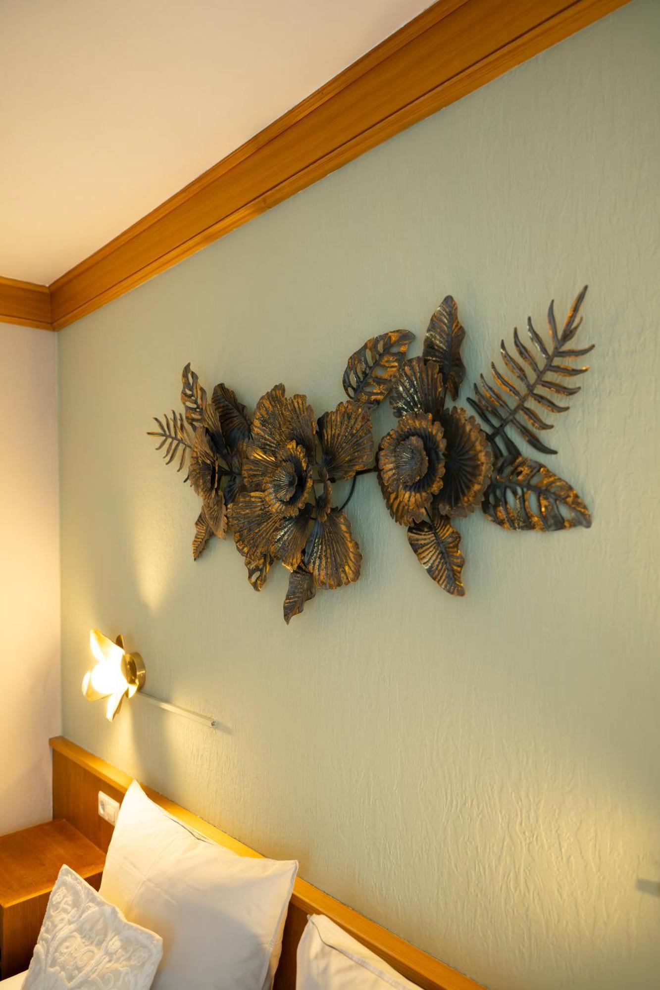 Gülser Weinstube Hotel 3*
